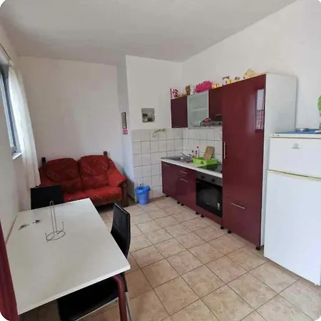 Apartament With Garden *